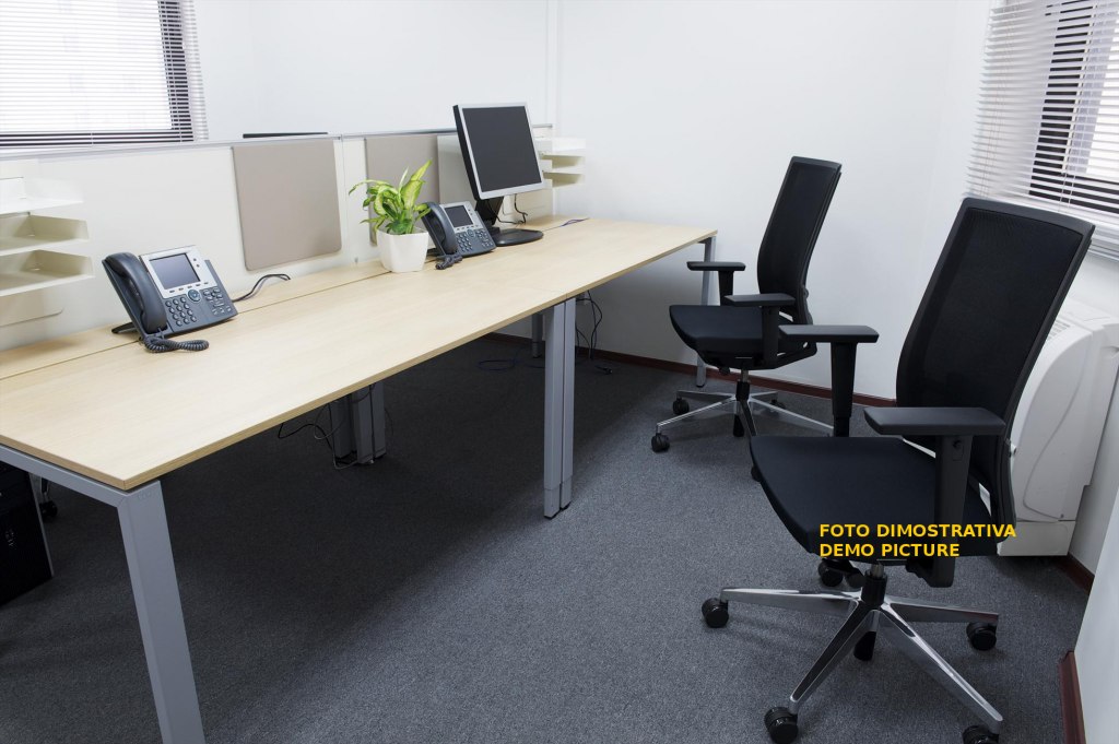 Office furniture and equipment - Bank. 628/2019 - Milano L.C. - Vendita 2